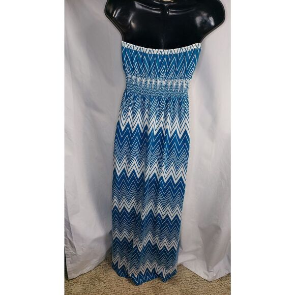 Old Navy Blue chevron tube maxi dress size small - Picture 4 of 5
